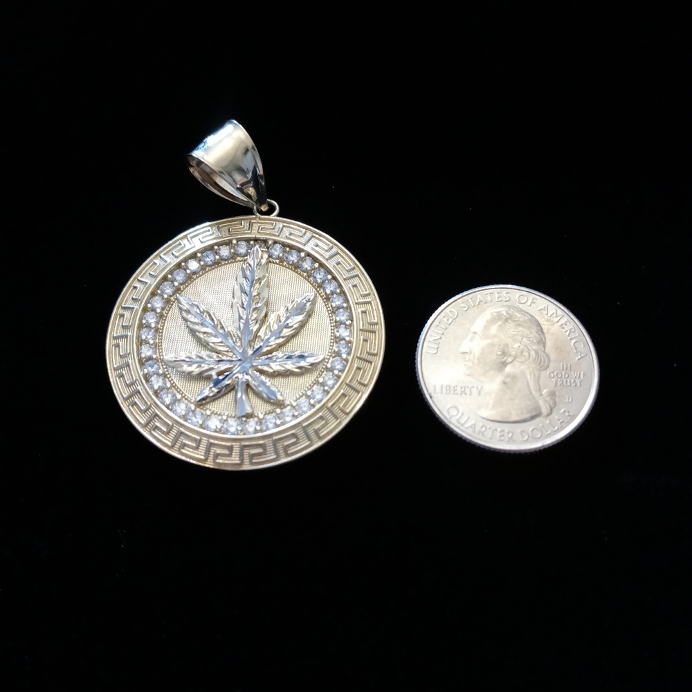 10k gold pendant